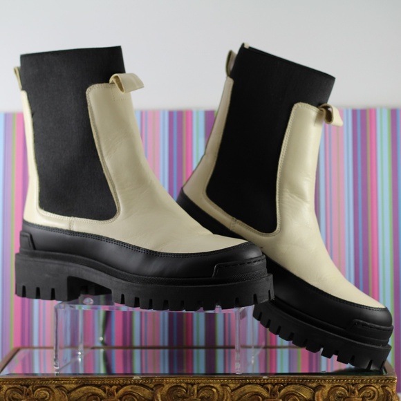 Simons Leather Bootie - Picture 6 of 15